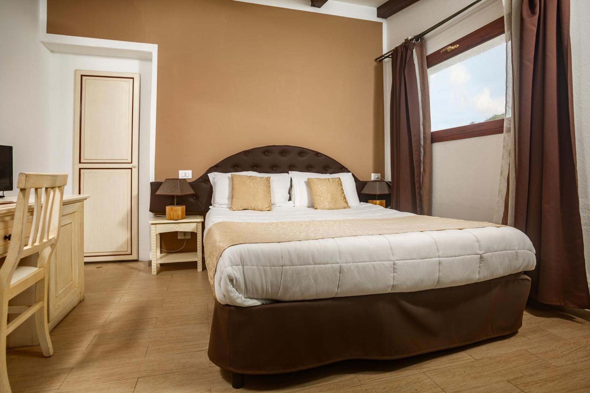 Domus De Vida Hotel Palau Buitenkant foto